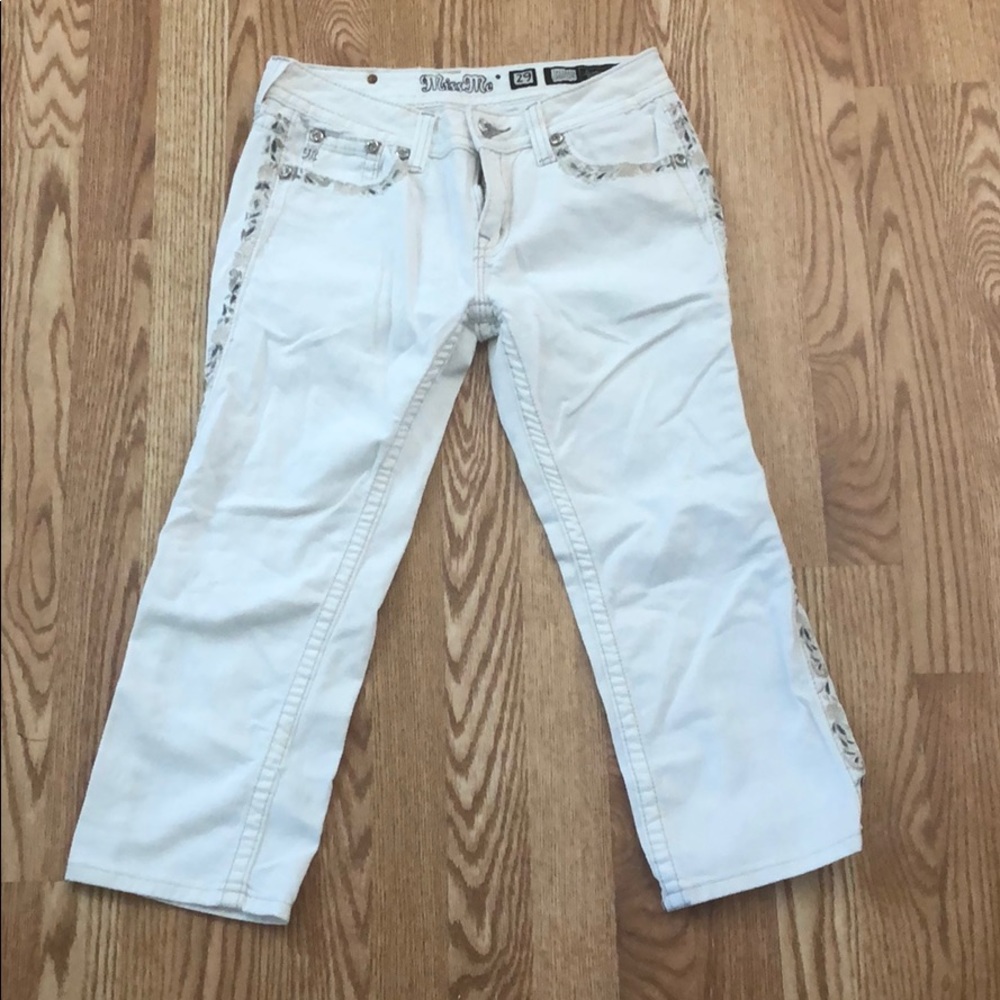 Miss Me white Capri size 29